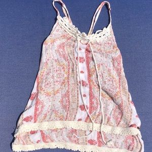 Adorable summer blouse! 🥰
